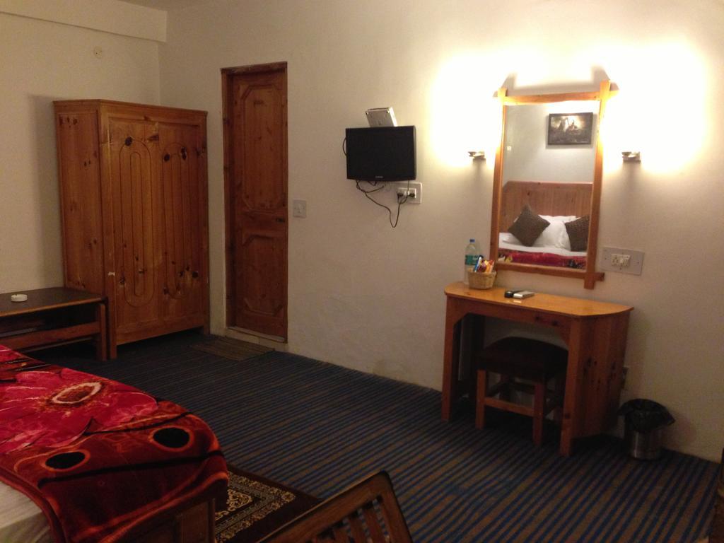 Akash Hills Hotel Manāli Dış mekan fotoğraf