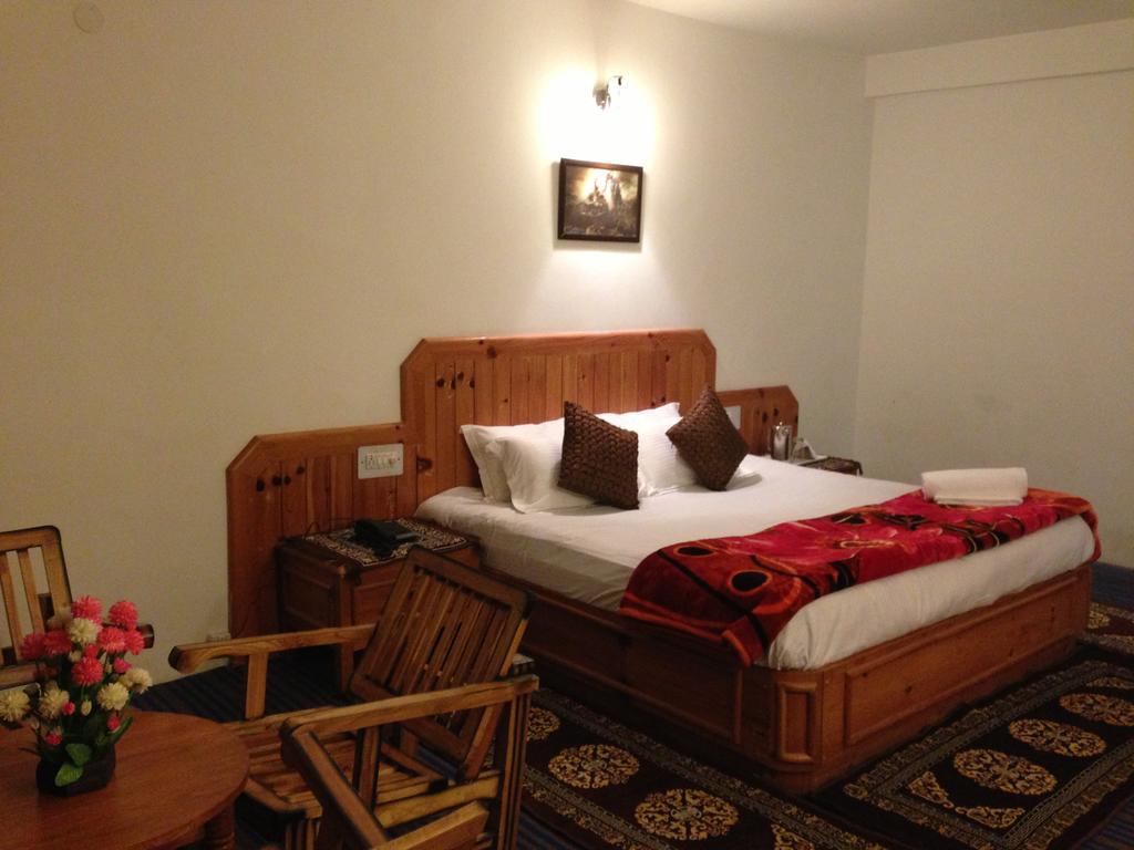 Akash Hills Hotel Manāli Dış mekan fotoğraf