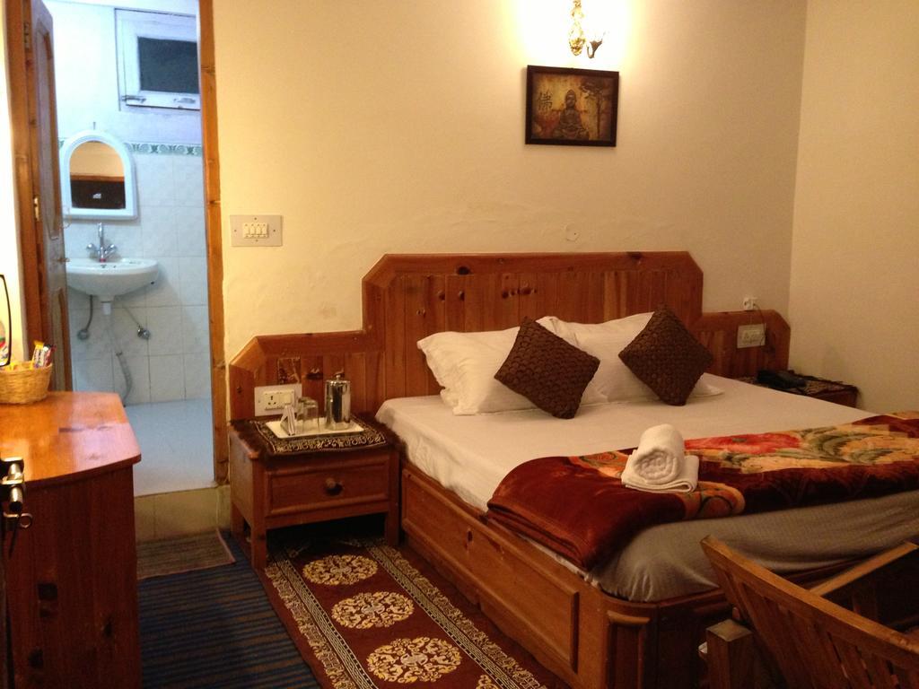 Akash Hills Hotel Manāli Dış mekan fotoğraf