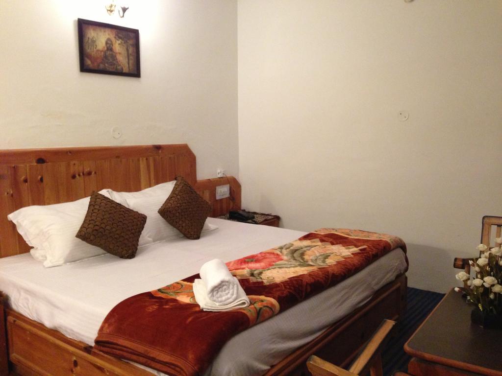 Akash Hills Hotel Manāli Dış mekan fotoğraf
