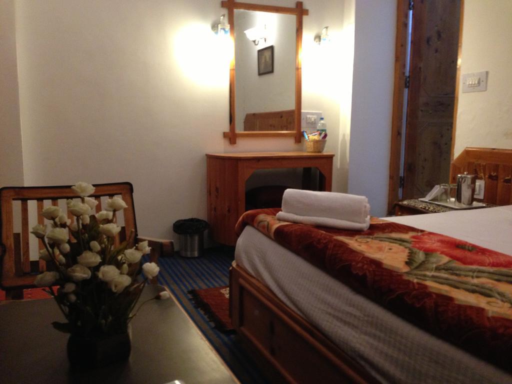 Akash Hills Hotel Manāli Dış mekan fotoğraf