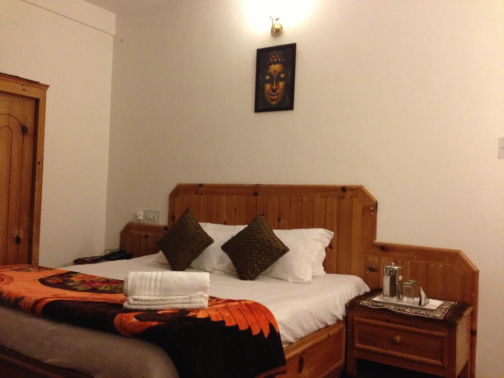 Akash Hills Hotel Manāli Dış mekan fotoğraf