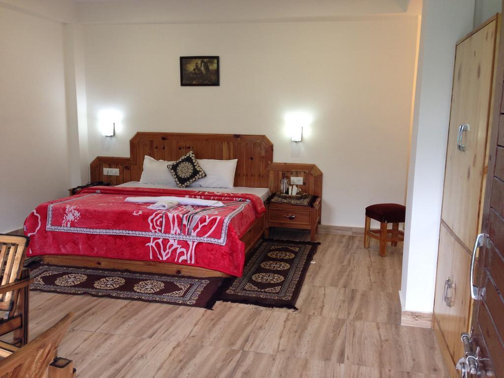 Akash Hills Hotel Manāli Dış mekan fotoğraf