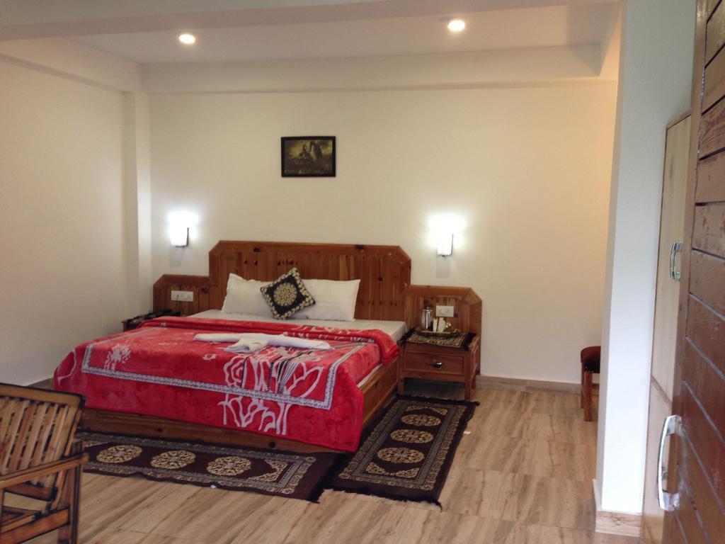 Akash Hills Hotel Manāli Dış mekan fotoğraf