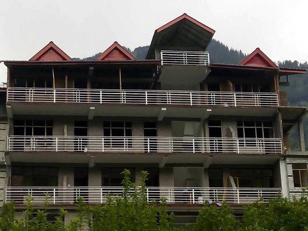 Akash Hills Hotel Manāli Dış mekan fotoğraf