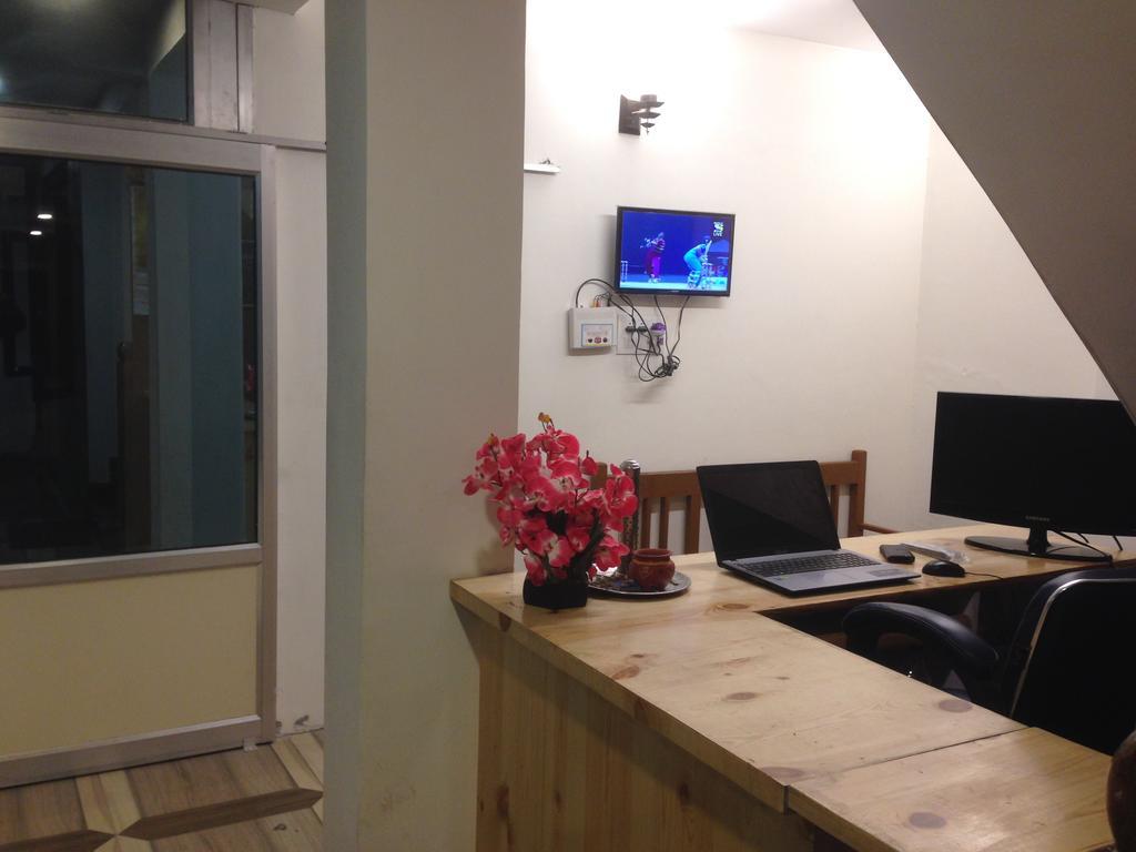 Akash Hills Hotel Manāli Dış mekan fotoğraf
