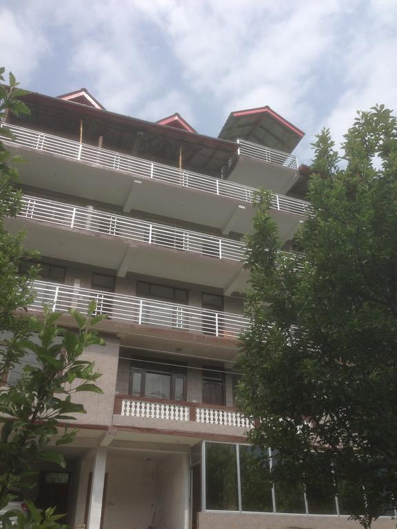 Akash Hills Hotel Manāli Dış mekan fotoğraf